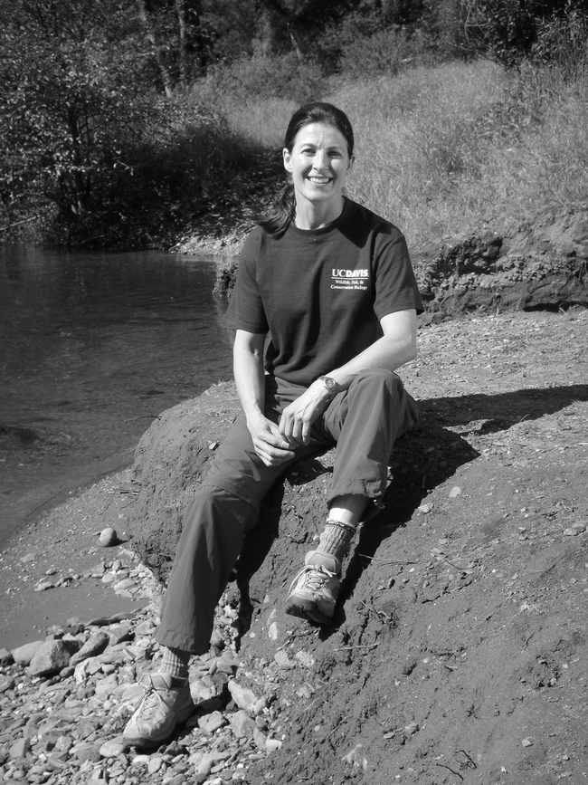 Cooperative Extension Specialist  Lisa Thompson conducts research and outreach programs to help anadromous and inland fish. As director of the Center for Aquatic Biology and Aquaculture, she oversees a facility at UC Davis that gives scientists extraordinary capabilities to study some of California’s most threatened and endangered fish species. (Photo by Stephanie Locher)